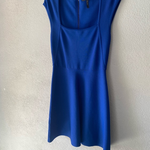 Perfect condition dress - Picture 4 of 8